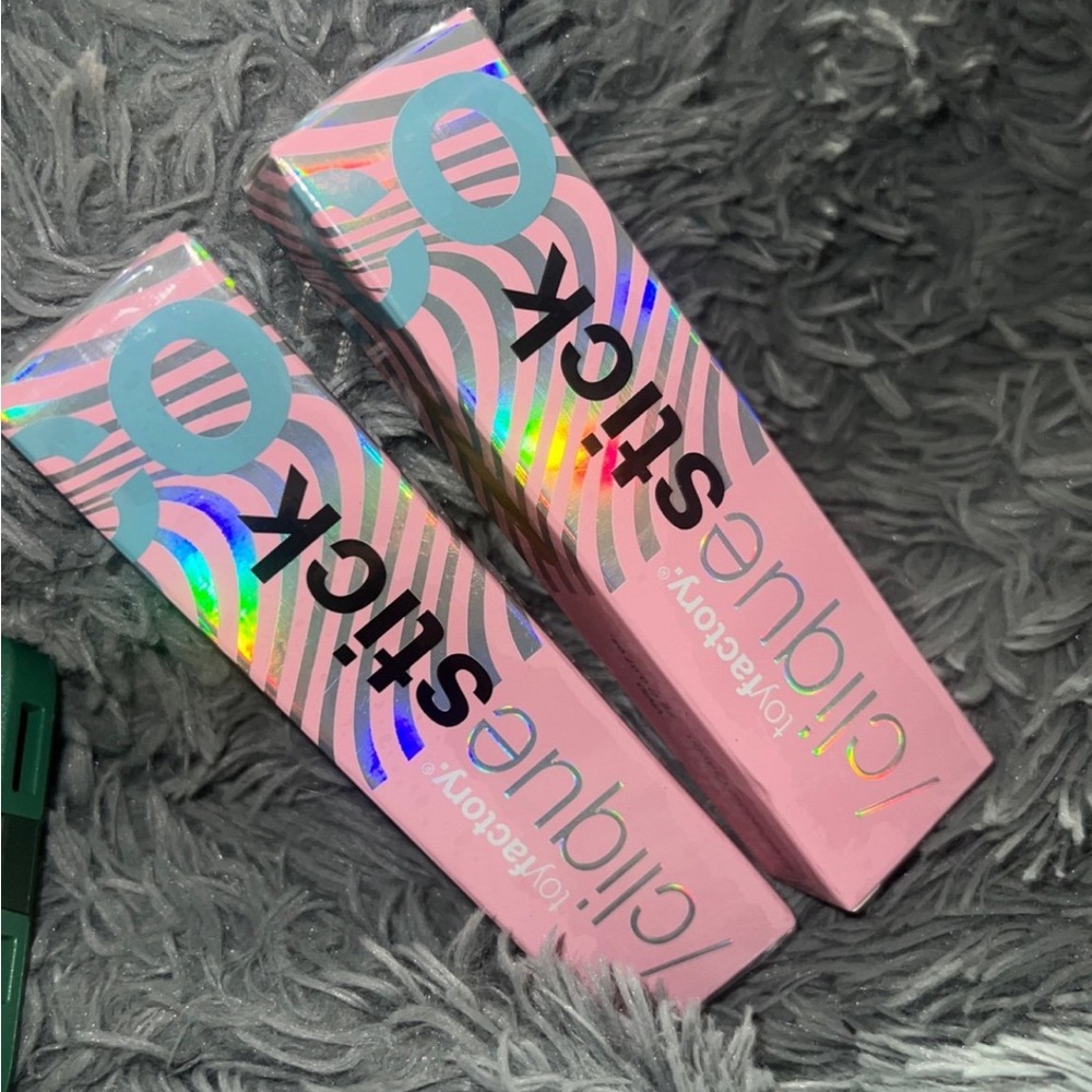 Toyfactory clique stick in vivid X 2